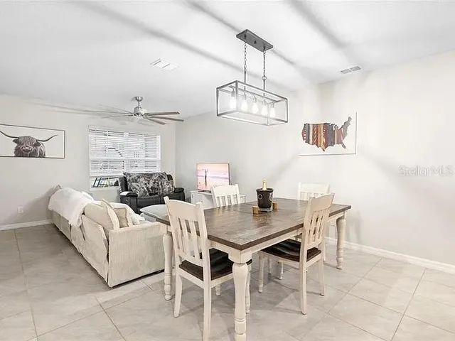 $2,395 | 635 Belgrove Street, DeBary, FL 32713