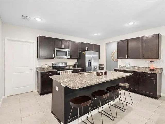 $2,395 | 635 Belgrove Street, DeBary, FL 32713