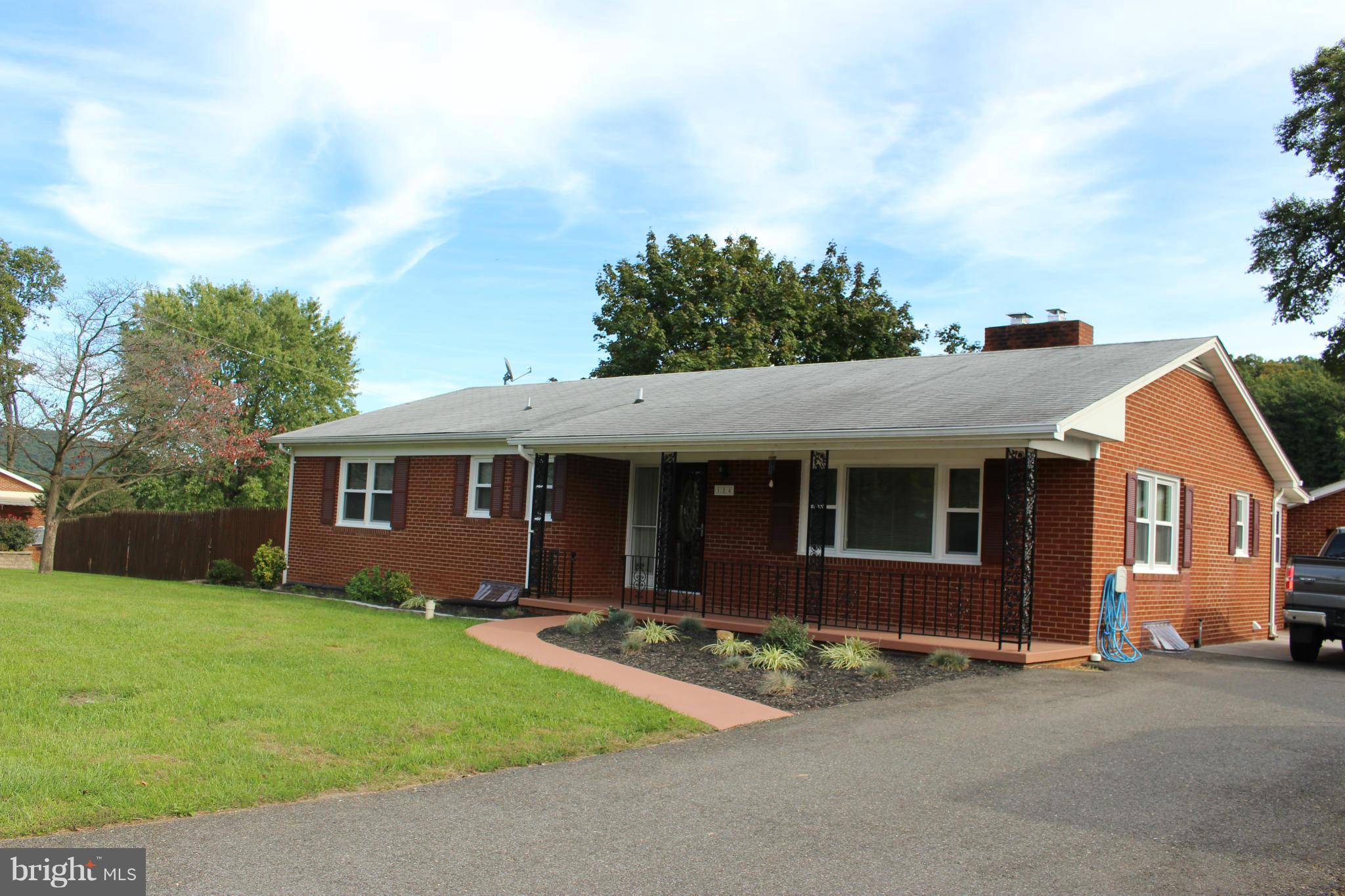 124 Jamestown Road Front Royal, VA 22630 - Photo 1 of 30 Exterior (Front)