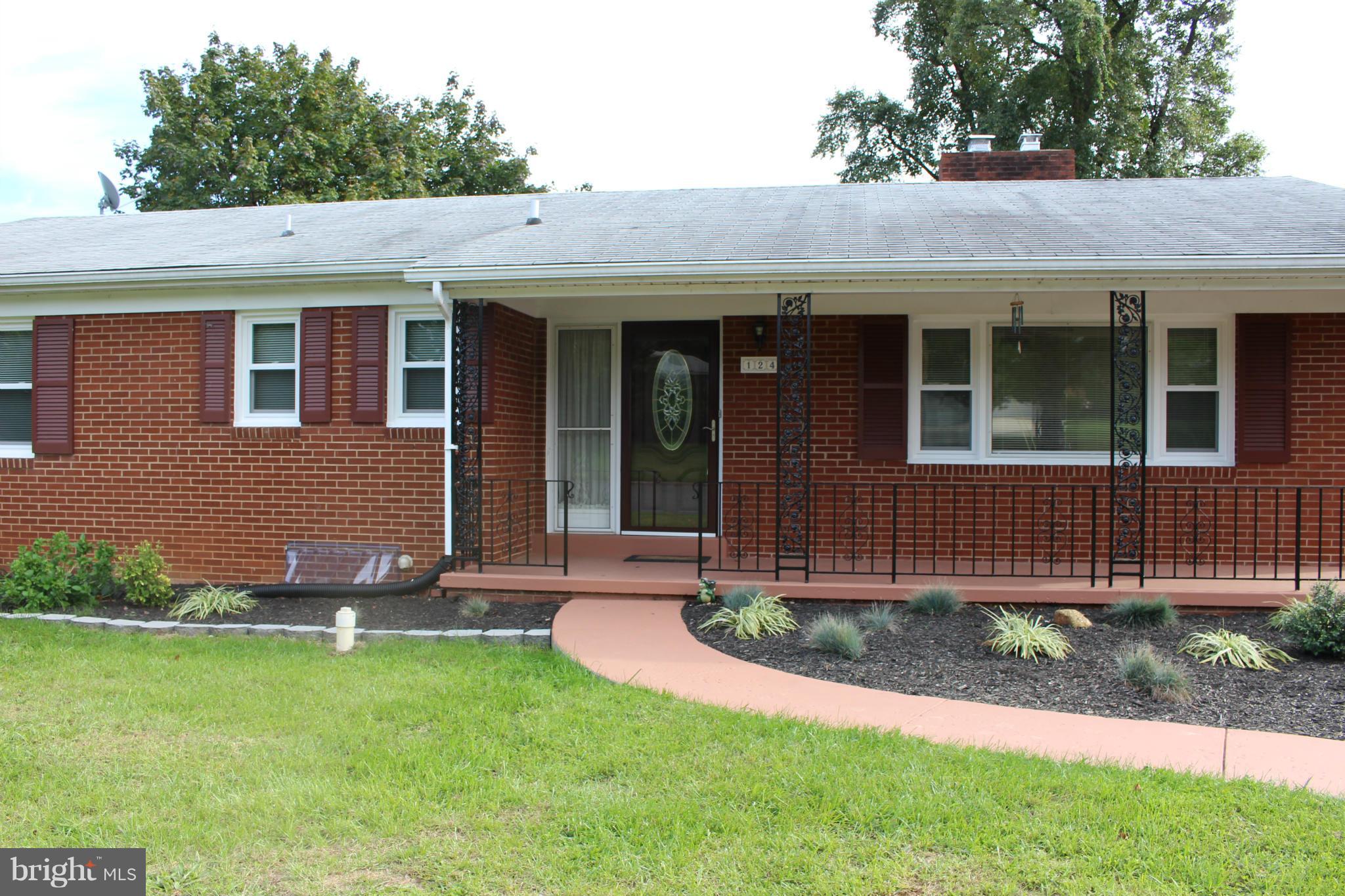 124 Jamestown Road Front Royal, VA 22630 - Photo 2 of 30 Exterior (Front)