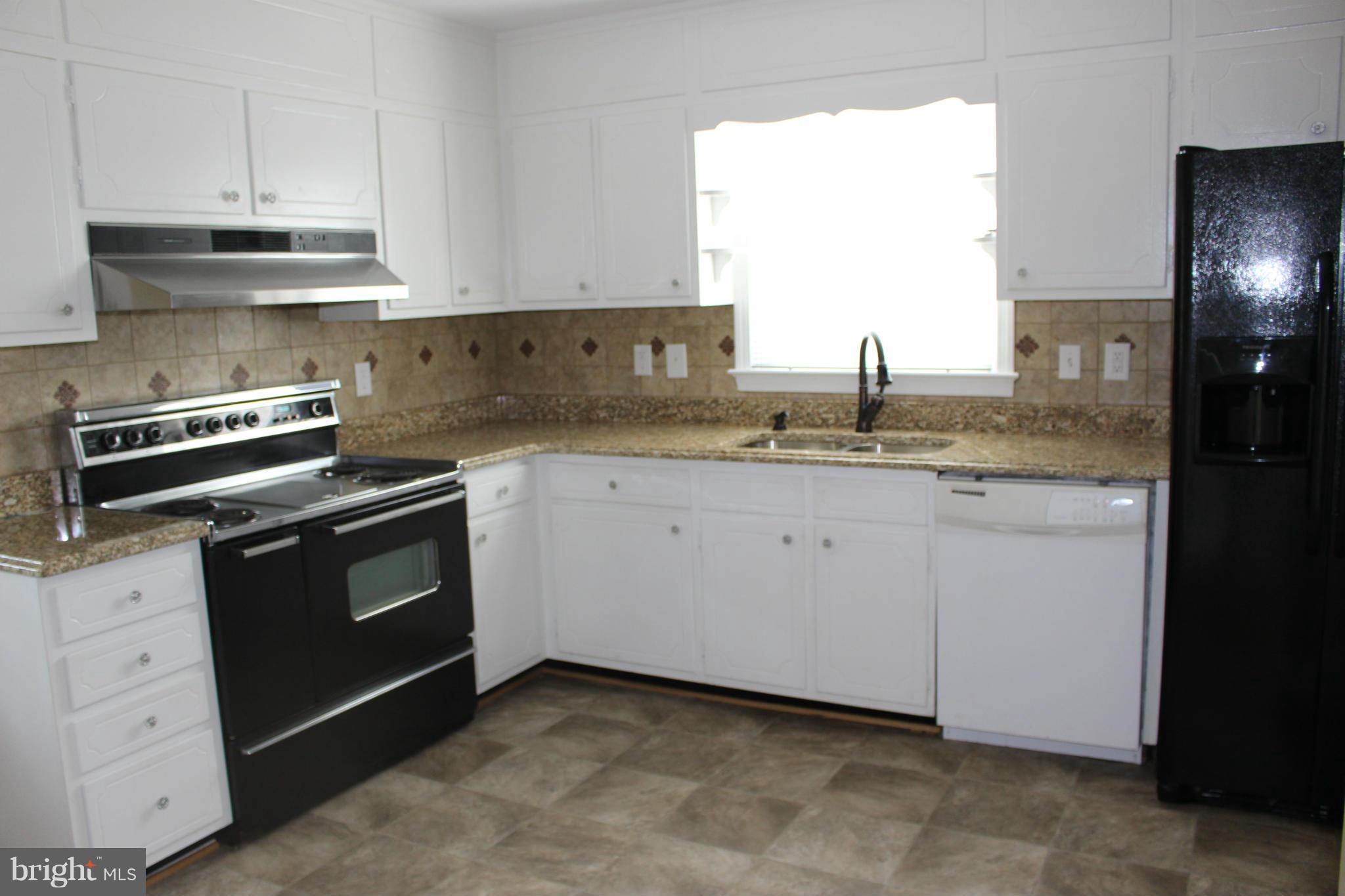 124 Jamestown Road Front Royal, VA 22630 - Photo 11 of 30 Kitchen