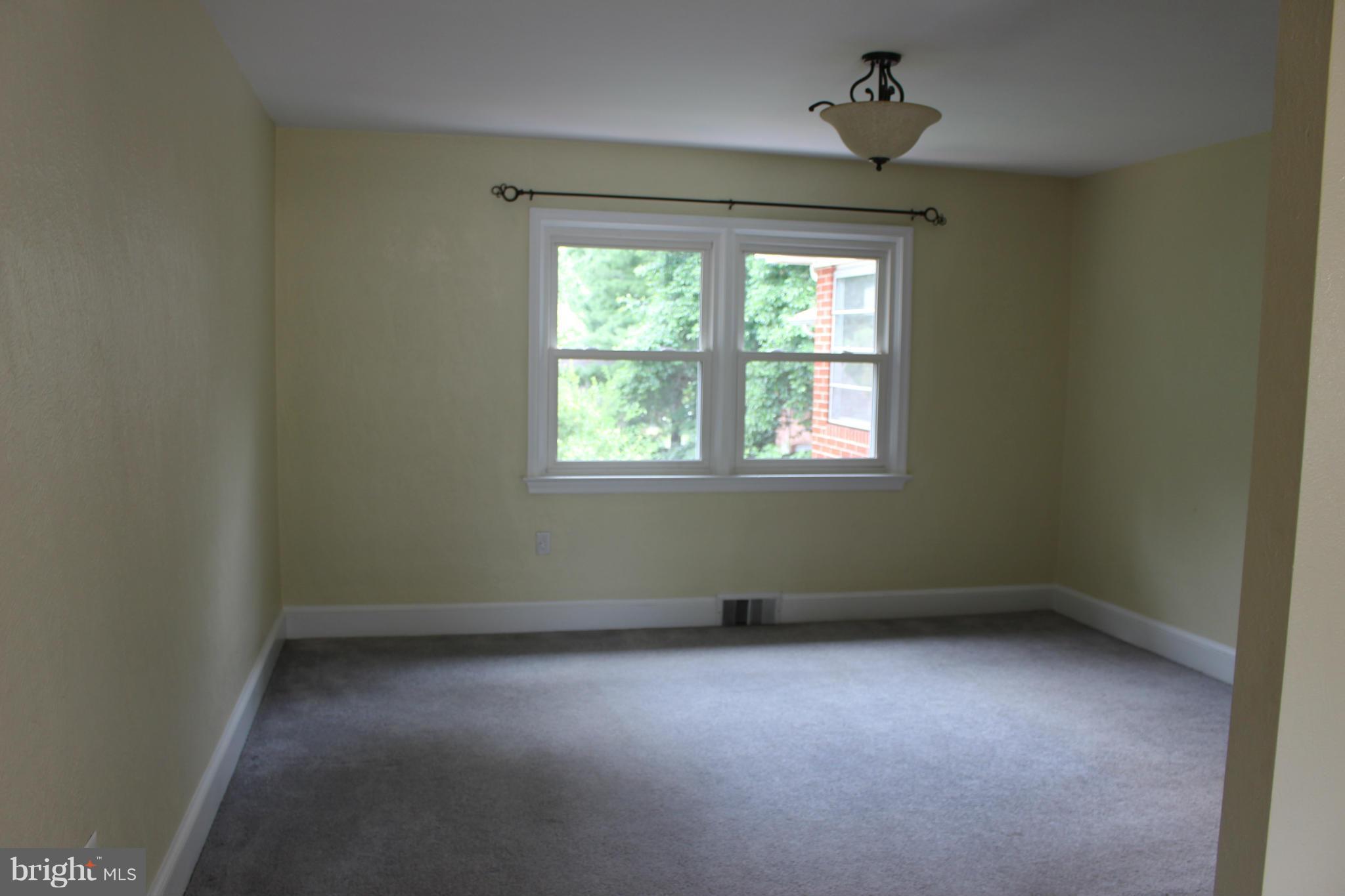 124 Jamestown Road Front Royal, VA 22630 - Photo 16 of 30 Dining Room