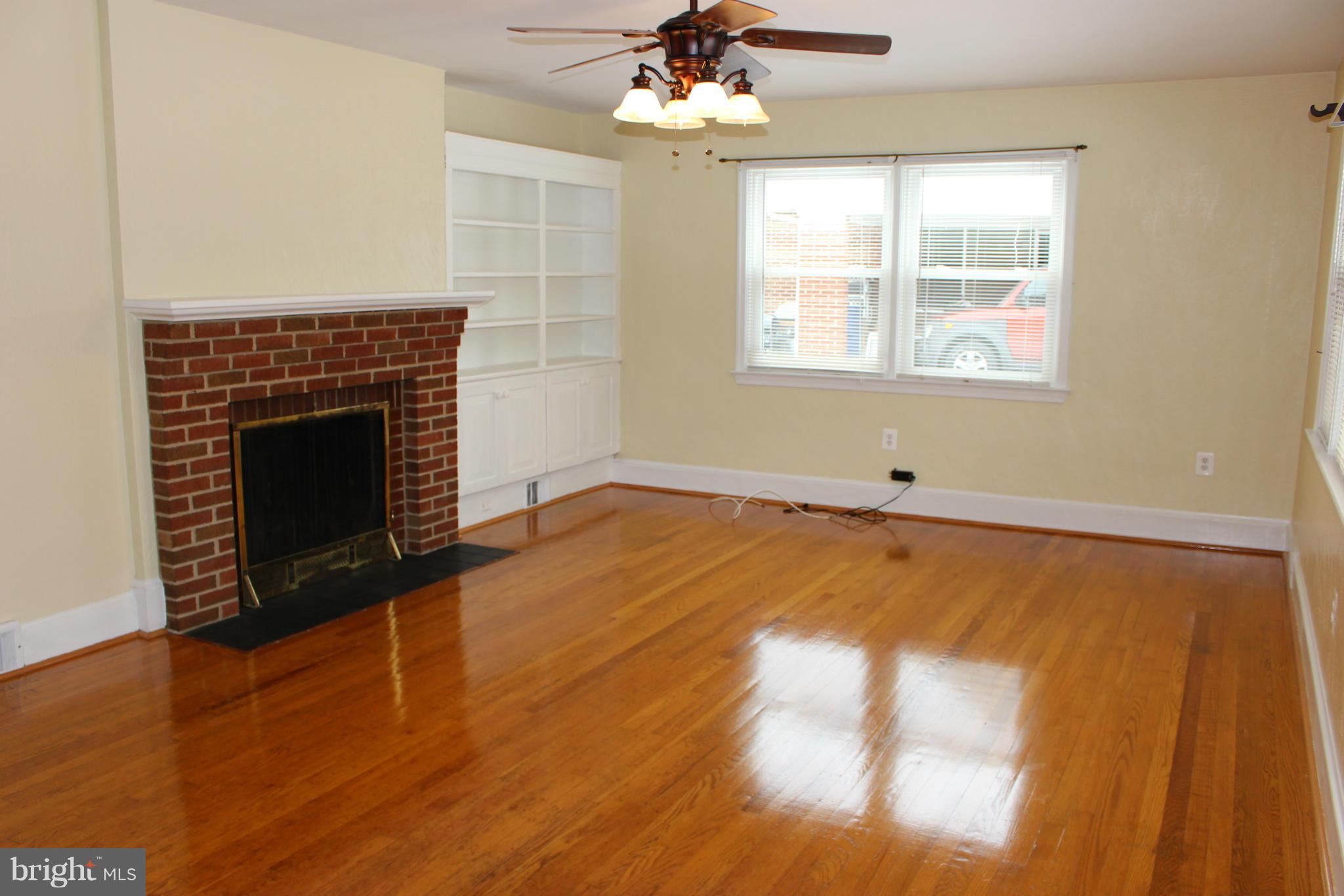 124 Jamestown Road Front Royal, VA 22630 - Photo 8 of 30 Living Room