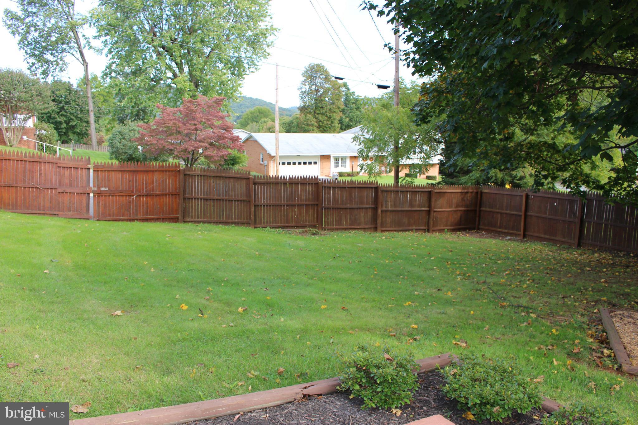 124 Jamestown Road Front Royal, VA 22630 - Photo 10 of 30 View