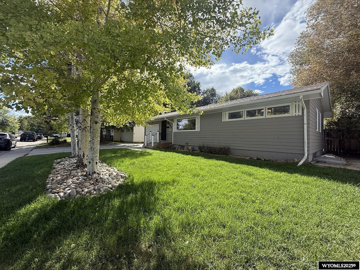 655 10th Street Lander, WY 82520 - Photo 2 of 30