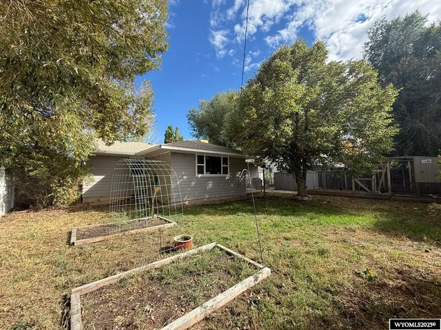 $385,000 | 655 10th Street, Lander, WY 82520