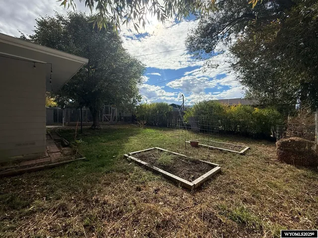 $385,000 | 655 10th Street, Lander, WY 82520