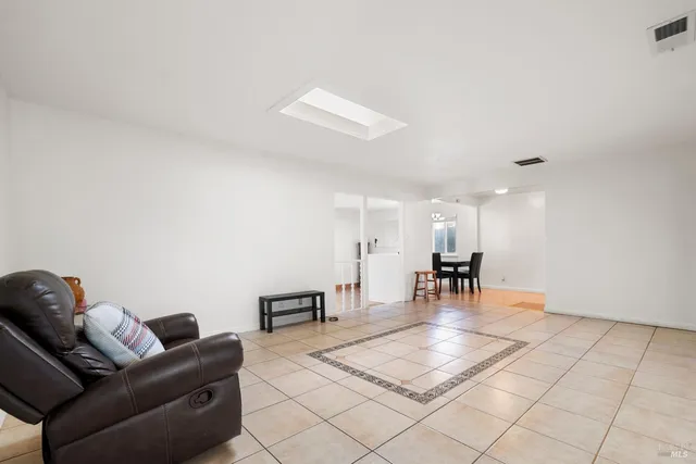 $609,000 | 240 West Carolyn Drive, American Canyon, CA 94503