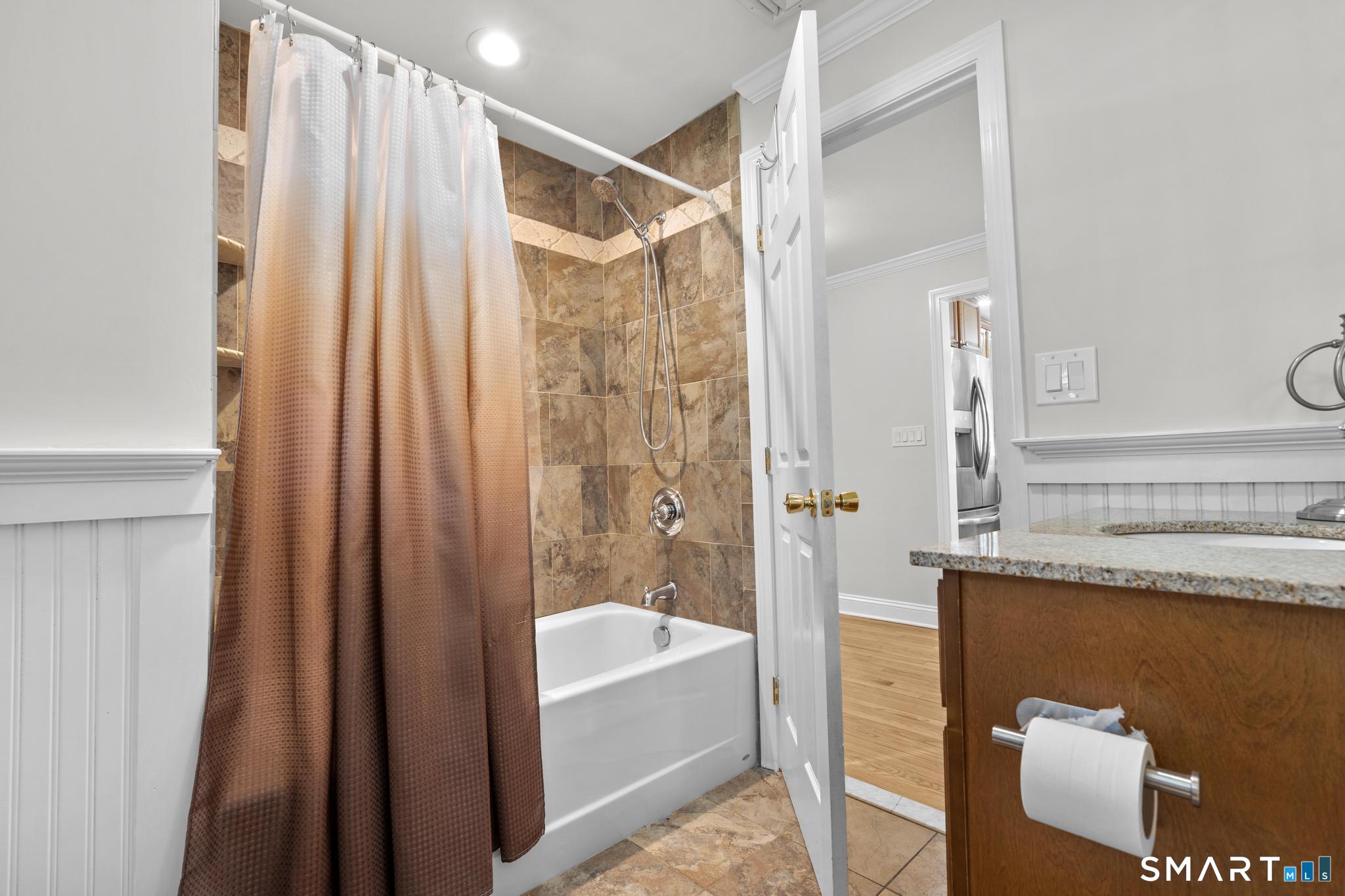 180 Tom Swamp Road Hamden, CT 06518 - Photo 16 of 40