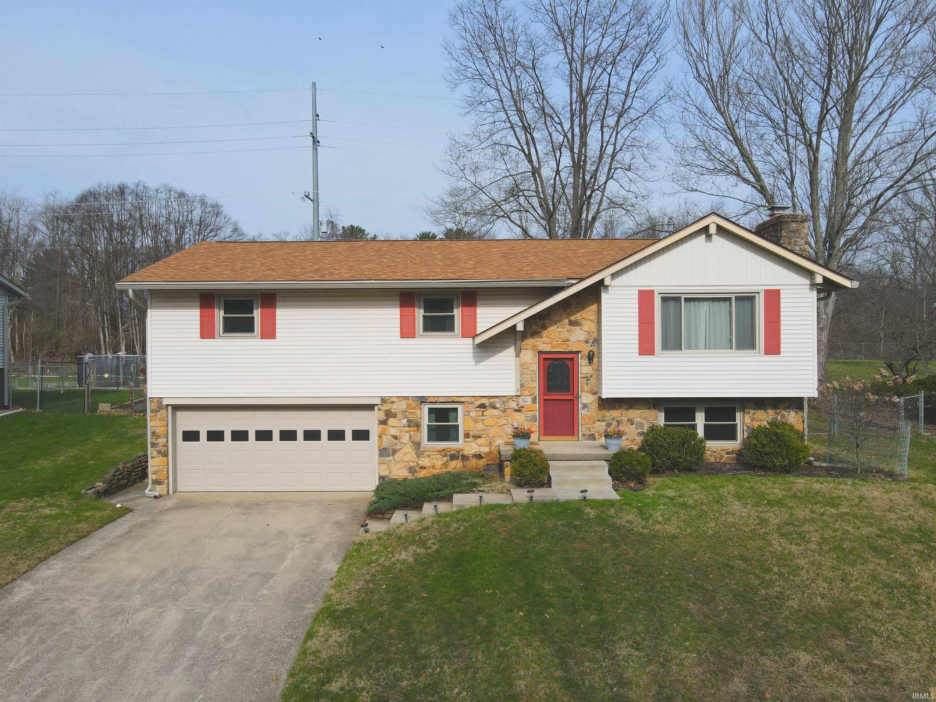 915 North Plymouth Road Bloomington, IN 47408 - Photo 1 of 33