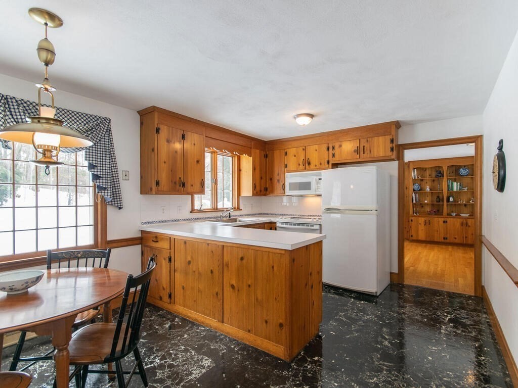 302 Blueberry Hill Road Longmeadow, MA 01106 - Photo 15 of 41 Gallery Image 15