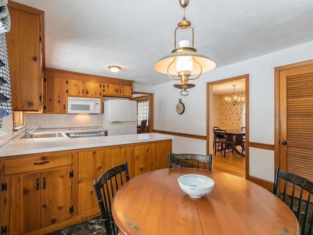 302 Blueberry Hill Road Longmeadow, MA 01106 - Photo 16 of 41 Gallery Image 16