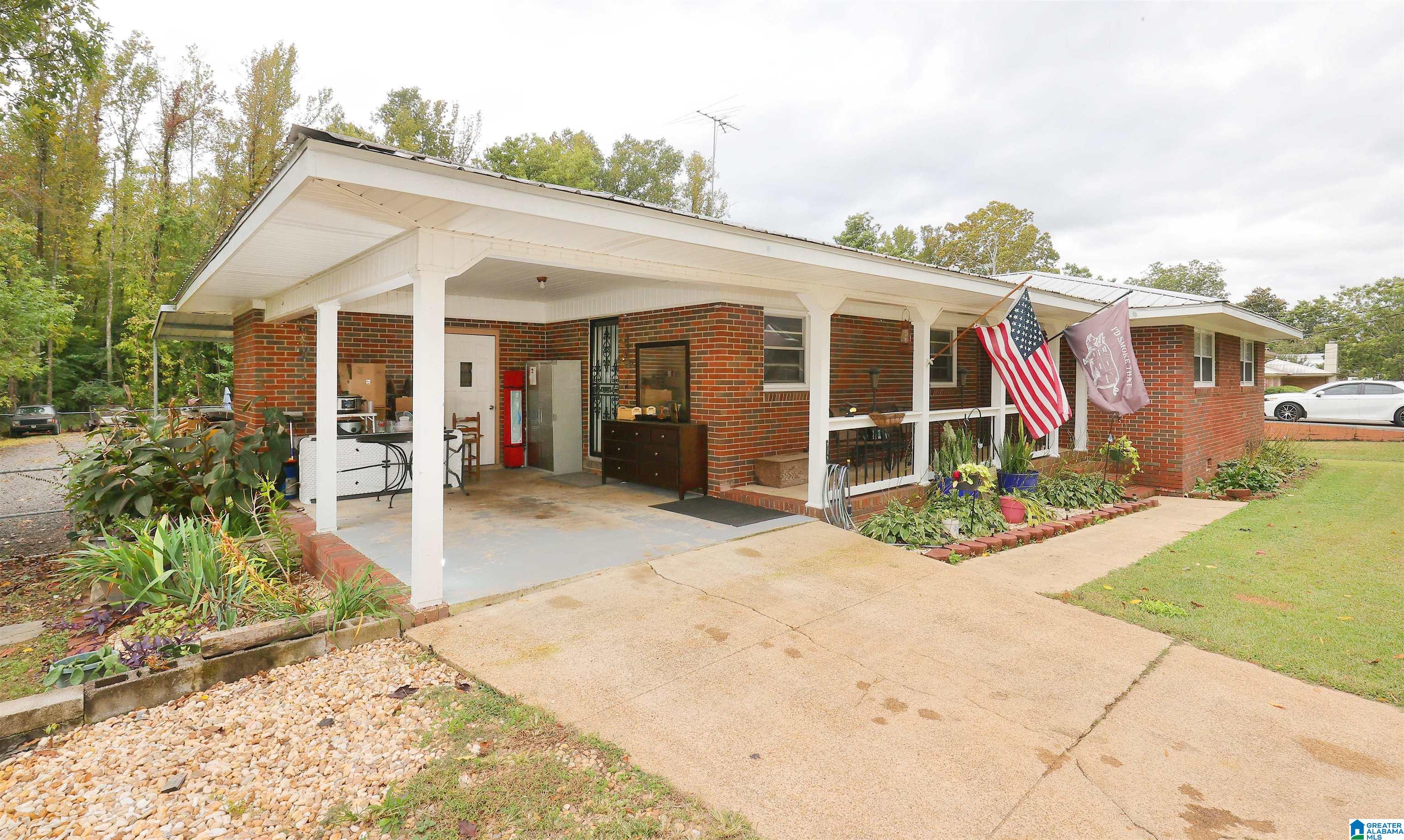 806 Alexandria Road Weaver, AL 36277 - Photo 2 of 36