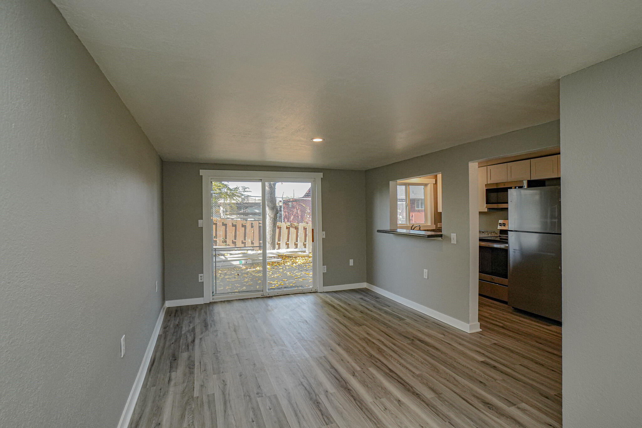 610 West 4th Street Phoenix, OR 97535 - Photo 15 of 32 DSC00443