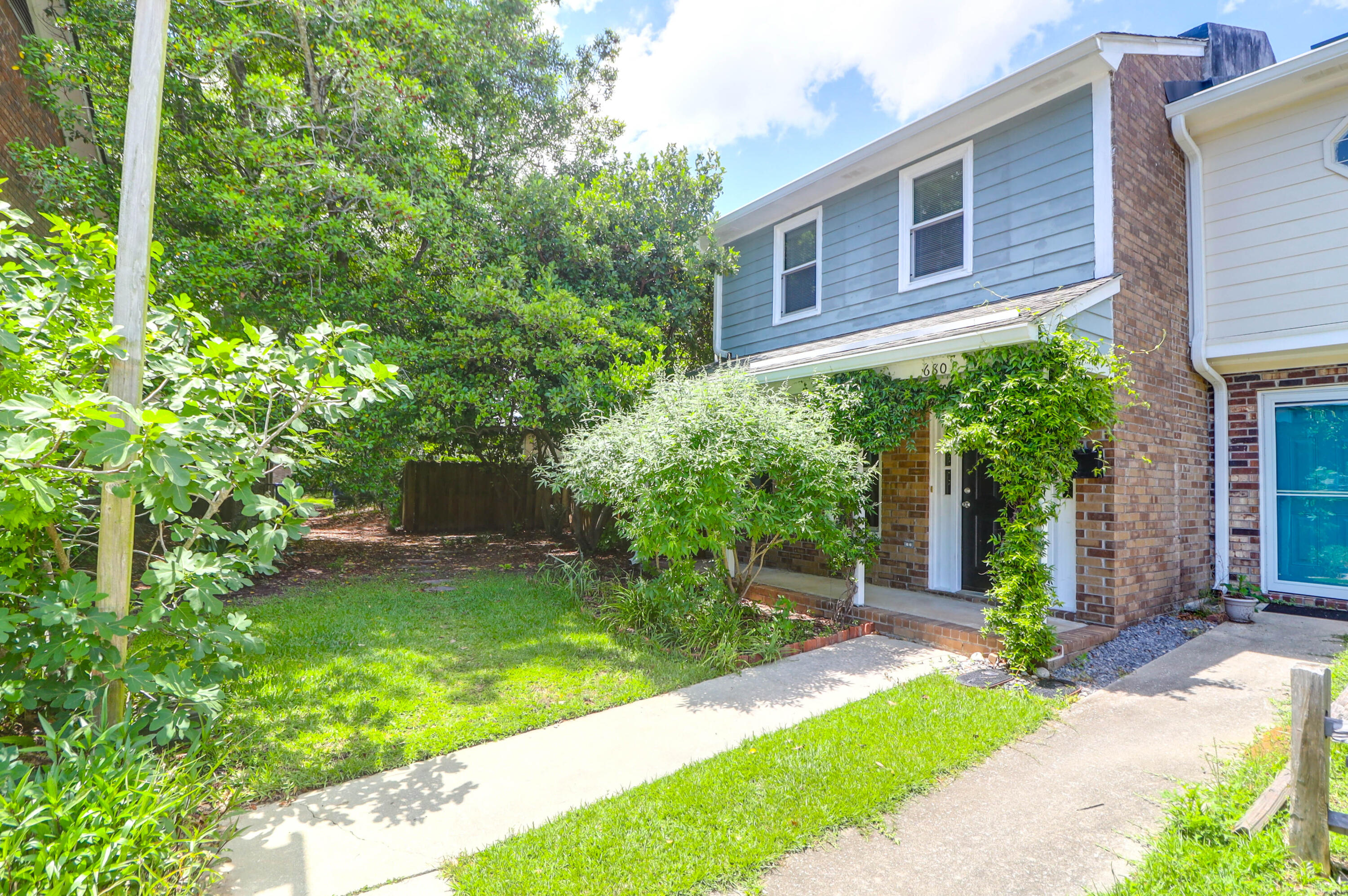680 Buckhall Court Mount Pleasant, SC 29464 - Photo 2 of 42 680 Buck Hall -Tidalcreekphoto- (1)