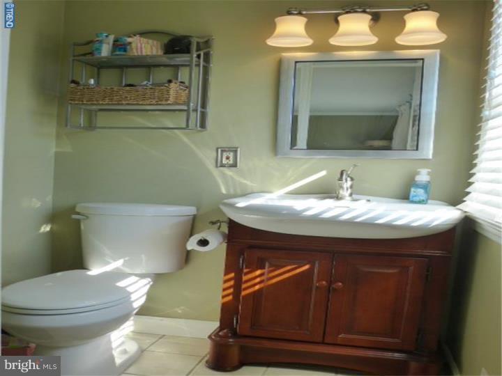 16 Bennington Road Bordentown, NJ 08505 - Photo 14 of 25 Master Bathroom