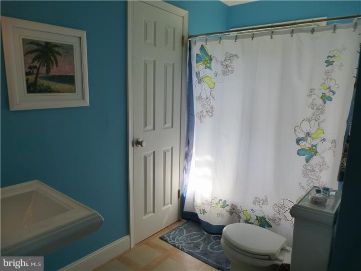 16 Bennington Road Bordentown, NJ 08505 - Photo 18 of 25 Bathroom