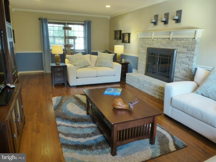 16 Bennington Road Bordentown, NJ 08505 - Photo 3 of 25 Living Room