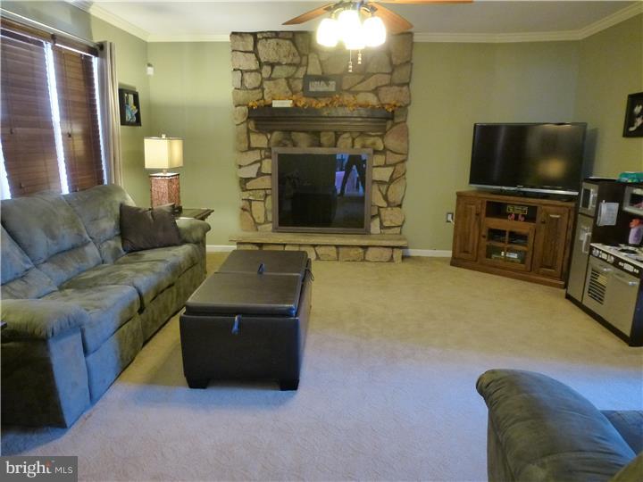 16 Bennington Road Bordentown, NJ 08505 - Photo 5 of 25 Family Room