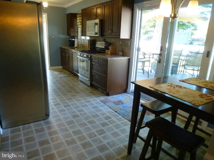 16 Bennington Road Bordentown, NJ 08505 - Photo 9 of 25 Kitchen