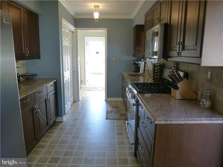 16 Bennington Road Bordentown, NJ 08505 - Photo 10 of 25 Kitchen