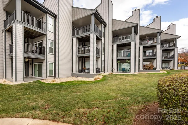 a car parked in front of a building