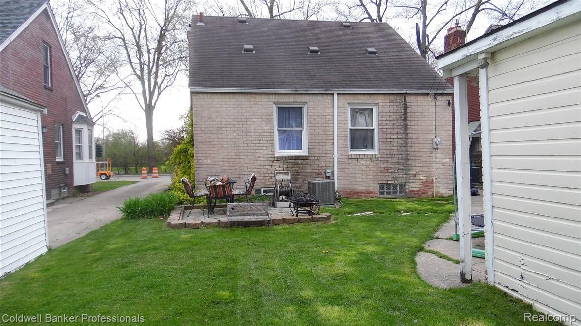 1128 Vernier Road Grosse Pointe, MI 48236 - Photo 43 of 48 SAM_5414.JPG