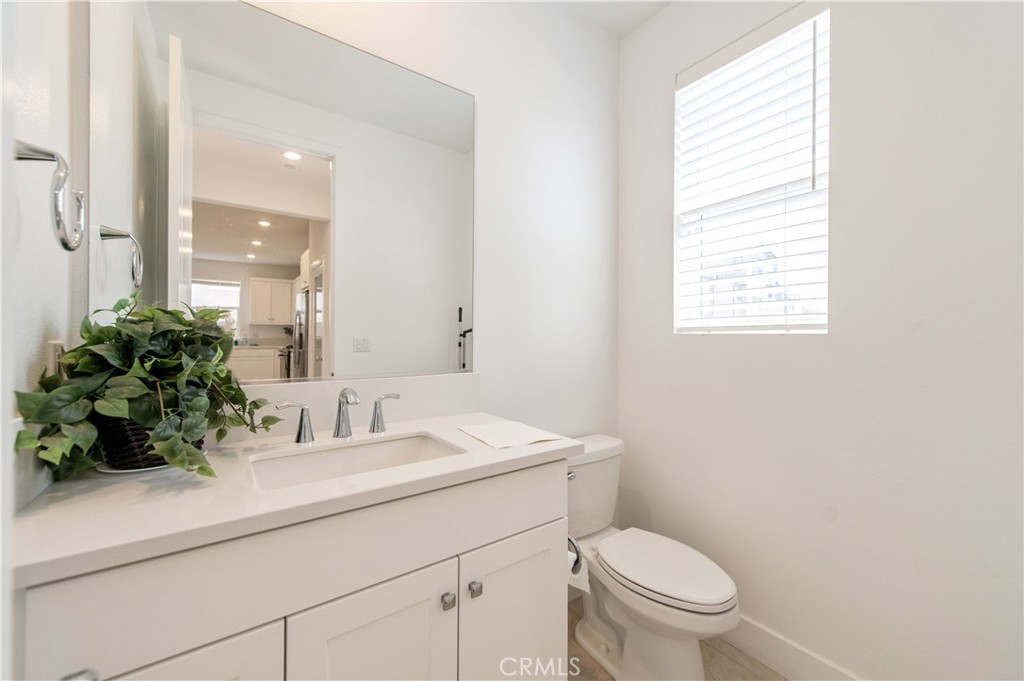 243 Yerba Irvine, CA 92618 - Photo 9 of 37