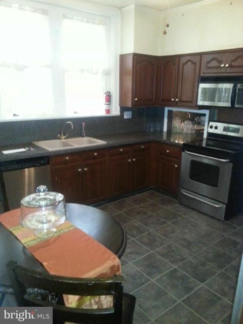 101 Charlcote Road Baltimore, MD 21218 - Photo 11 of 15 Kitchen