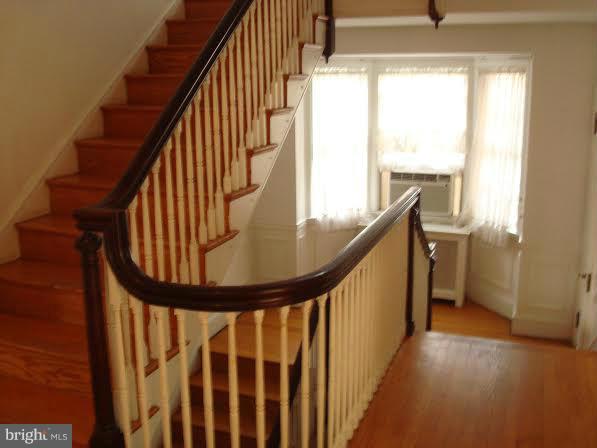 101 Charlcote Road Baltimore, MD 21218 - Photo 7 of 15 Hallway 2nd Level