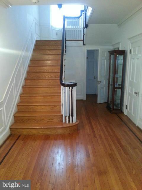 101 Charlcote Road Baltimore, MD 21218 - Photo 9 of 15 Foyer