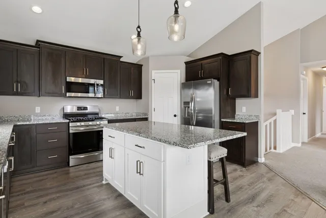 $479,900 | 27671 Oxford Lane, Elko New Market, MN 55020