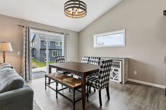 $479,900 | 27671 Oxford Lane, Elko New Market, MN 55020