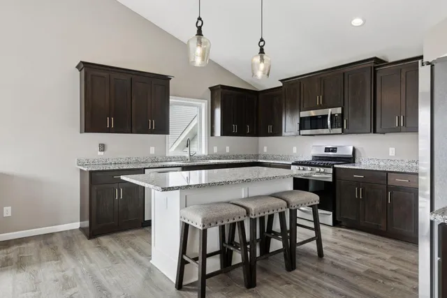 $479,900 | 27671 Oxford Lane, Elko New Market, MN 55020