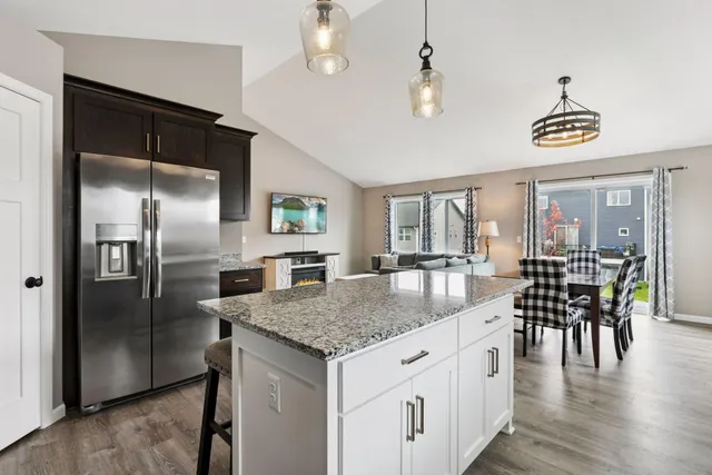 $479,900 | 27671 Oxford Lane, Elko New Market, MN 55020