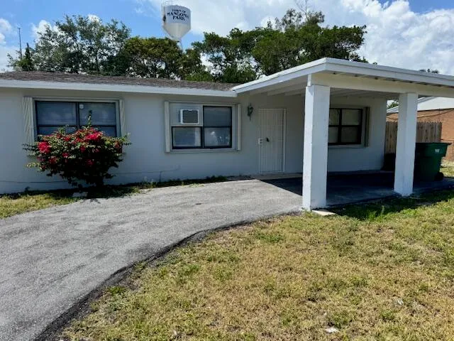 $295,000 | 5707 Briarwood Avenue, Mangonia Park, FL 33407