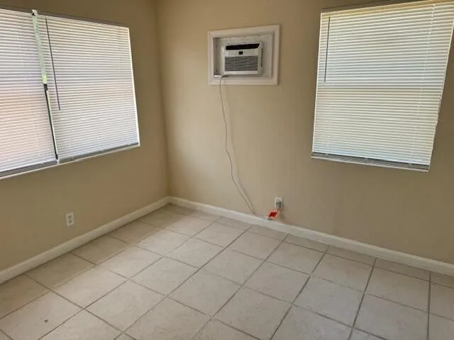 $295,000 | 5707 Briarwood Avenue, Mangonia Park, FL 33407