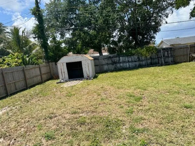 $295,000 | 5707 Briarwood Avenue, Mangonia Park, FL 33407