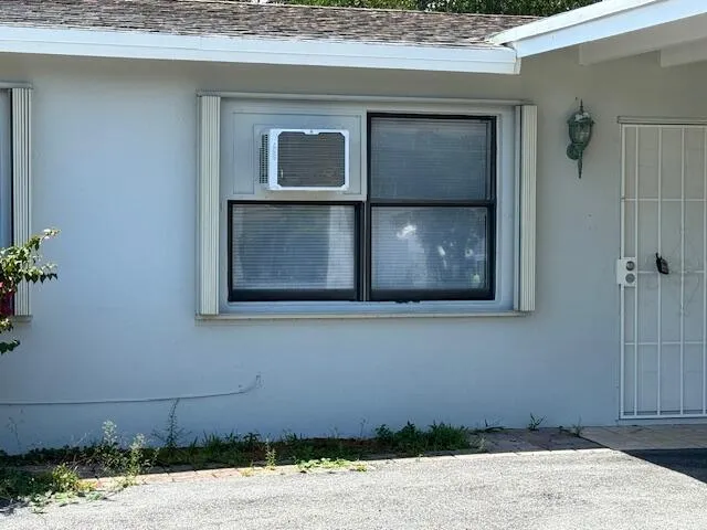 $295,000 | 5707 Briarwood Avenue, Mangonia Park, FL 33407