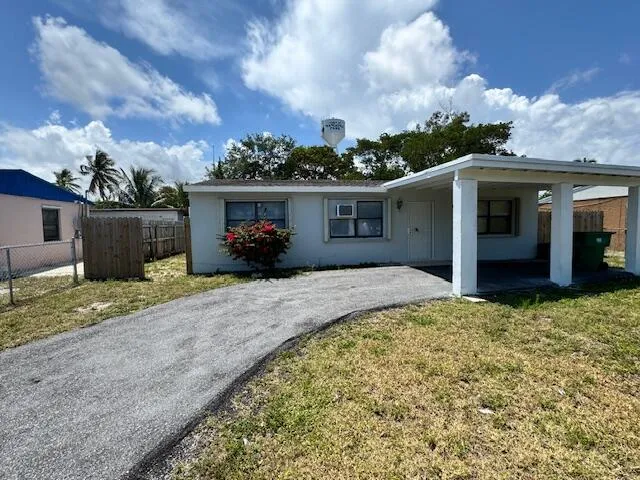 $295,000 | 5707 Briarwood Avenue, Mangonia Park, FL 33407