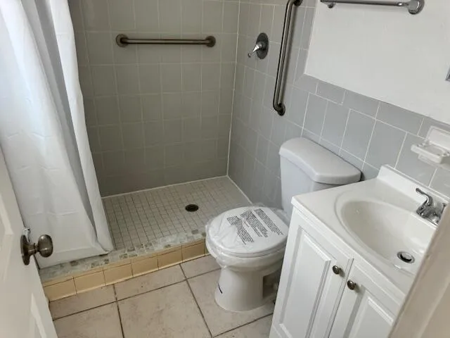 $295,000 | 5707 Briarwood Avenue, Mangonia Park, FL 33407