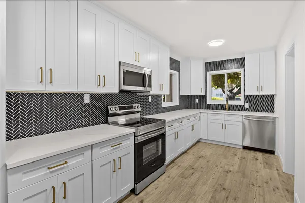 $669,000 | 800 Southeast 13th Court, Deerfield Beach, FL 33441