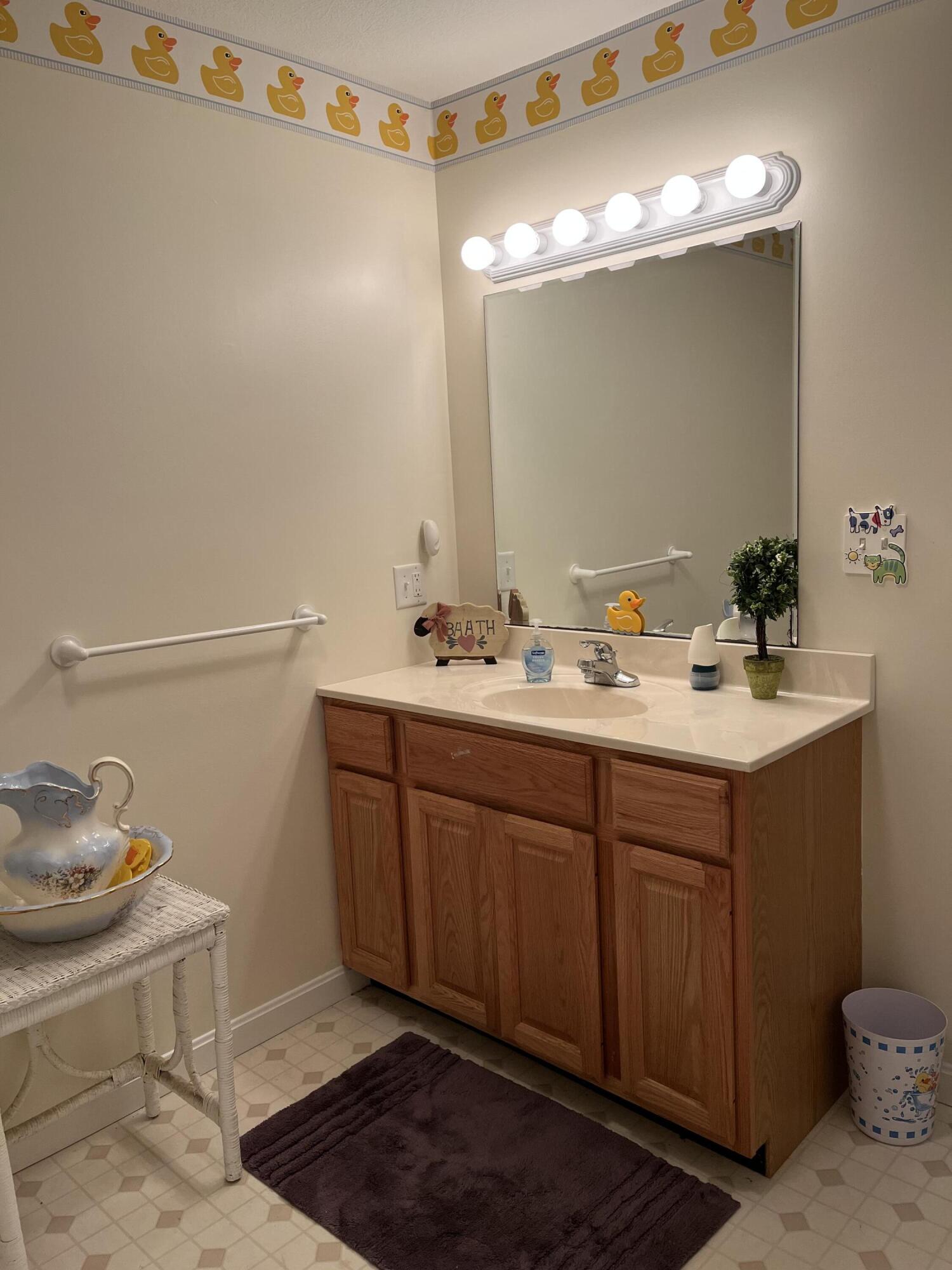 4 Gingerbread Lane York, ME 03909 - Photo 11 of 16 ba2