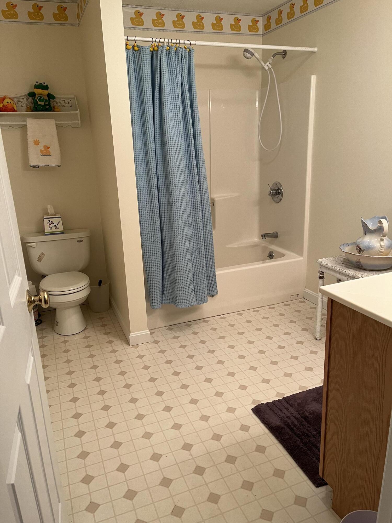 4 Gingerbread Lane York, ME 03909 - Photo 10 of 16 bath1