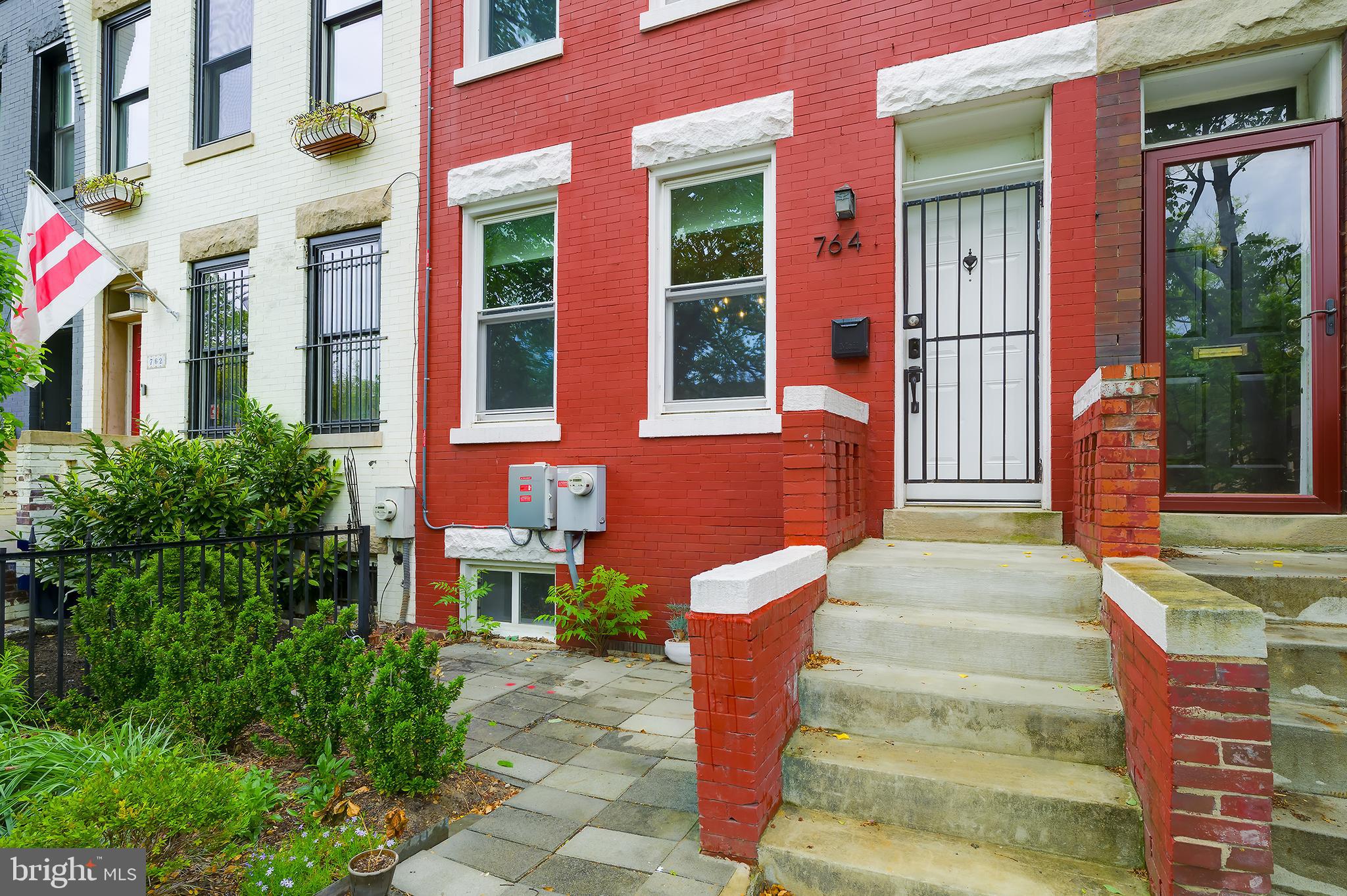764 13th Street Southeast Washington, DC 20003 - Photo 4 of 43