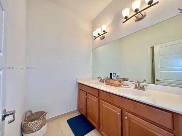 $4,500 | 649 Northeast 191st Street, Miami, FL 33179