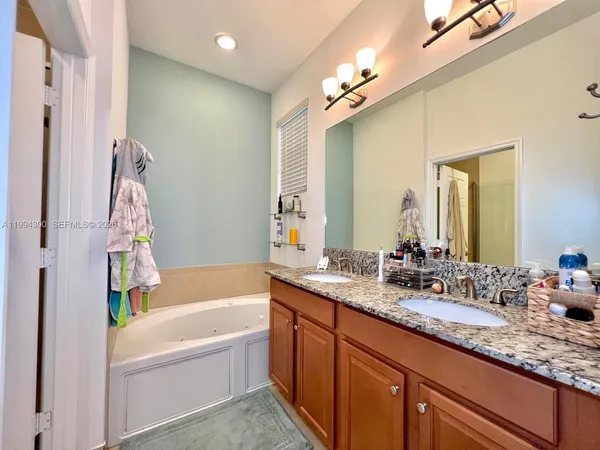 $4,500 | 649 Northeast 191st Street, Miami, FL 33179