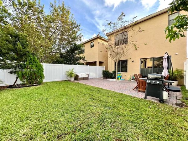 $4,500 | 649 Northeast 191st Street, Miami, FL 33179