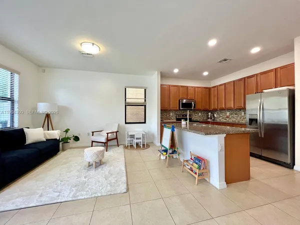 $4,500 | 649 Northeast 191st Street, Miami, FL 33179