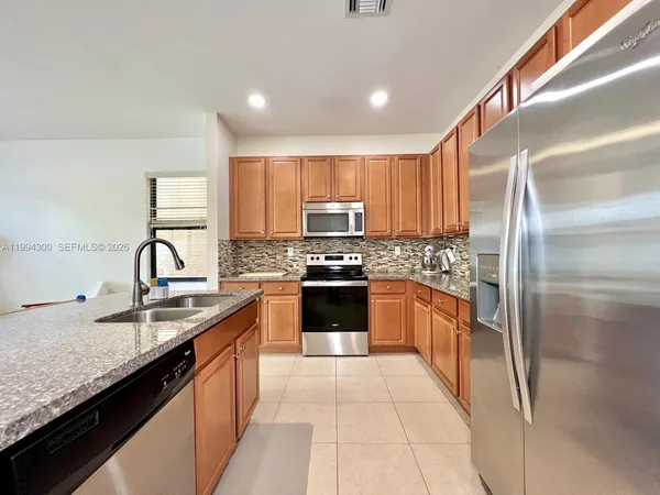 $4,500 | 649 Northeast 191st Street, Miami, FL 33179